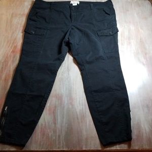OLD NAVY CARGO STYLE STRAIGHT LEG BLACK PANTS